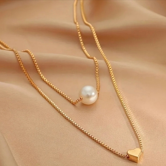 Take 50% off! Heart and faux pearl necklace - Picture 2 of 4